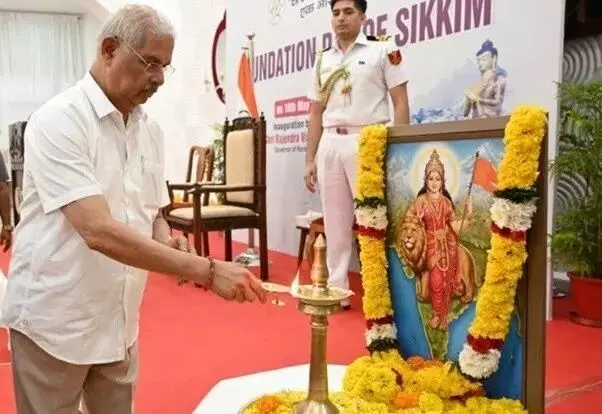 కేరళలో భారతమాత చిత్రపటంపై వివాదం.. కేరళలో భారతమాత చిత్రపటంపై వివాదం..
