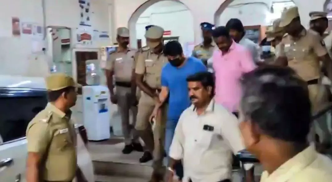 పబ్ లో జరిగిన చిన్న గొడవ డ్రగ్స్ నెట్ వర్క్ బయట పడేలా చేసిందా? పబ్ లో జరిగిన చిన్న గొడవ డ్రగ్స్ నెట్ వర్క్ బయట పడేలా చేసిందా?