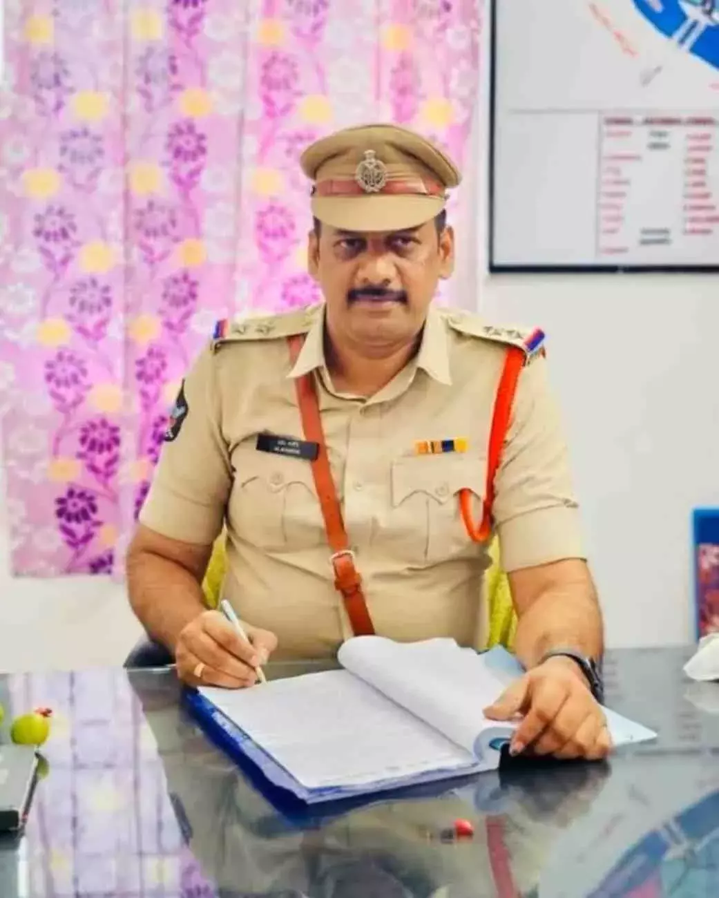 కోదాడలో ప్రమాదం–కోనసీమ జిల్లా ఎస్‌ఐ, కానిస్టేబుల్‌ మృతి