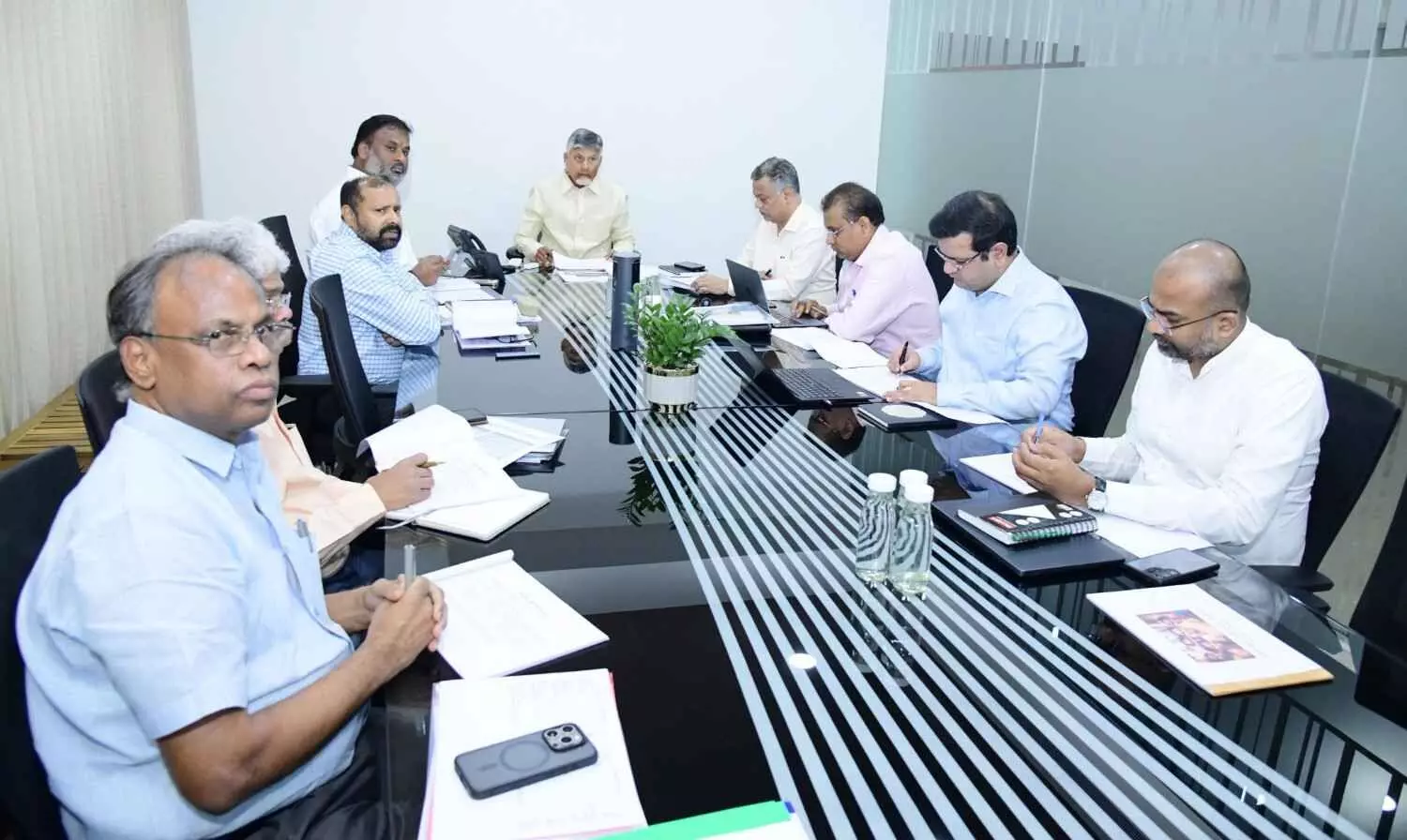 ఆర్టీసీ ఆదాయం ఎలా పెంచుకోవాలో తెలుసా? ఆర్టీసీ ఆదాయం ఎలా పెంచుకోవాలో తెలుసా?
