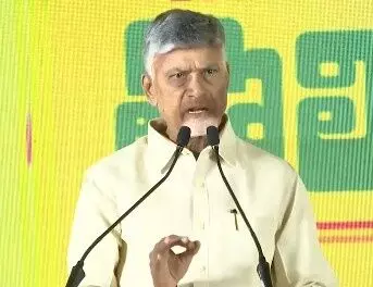 మీ జాతాకాలు నా దగ్గరున్నాయి..ఒళ్లు దగ్గరపెట్టుకోండి
