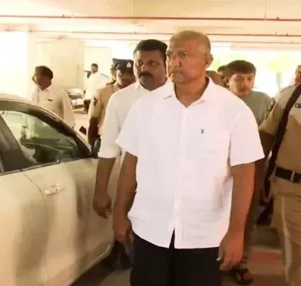 మాజీ ఎమ్మెల్యే వల్లభనేని వంశీకి స్వల్ప ఊరట