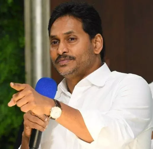జగన్‌ గురి సోషల్‌ మీడియాపైనే
