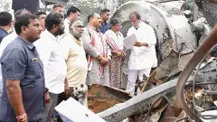 Sigachi Blast |జాడలేని కార్మికుల కోసం రోదిస్తున్న కుటుంబ సభ్యులు