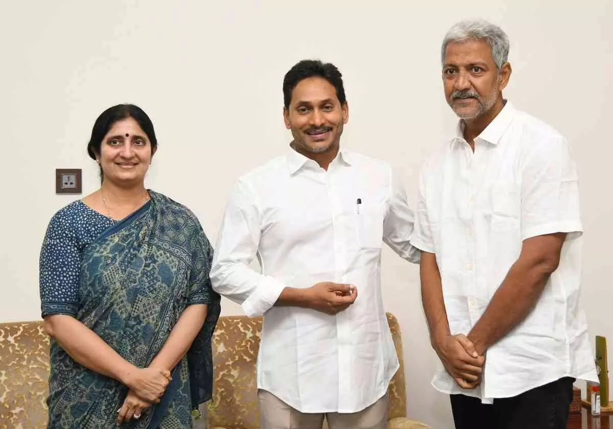 జగన్‌ను కలిసిన వంశీ