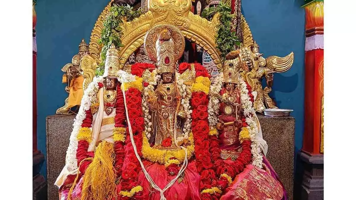 రాజకీయ వివాదంలో నలిగిపోతున్న భద్రాద్రిరాముడు