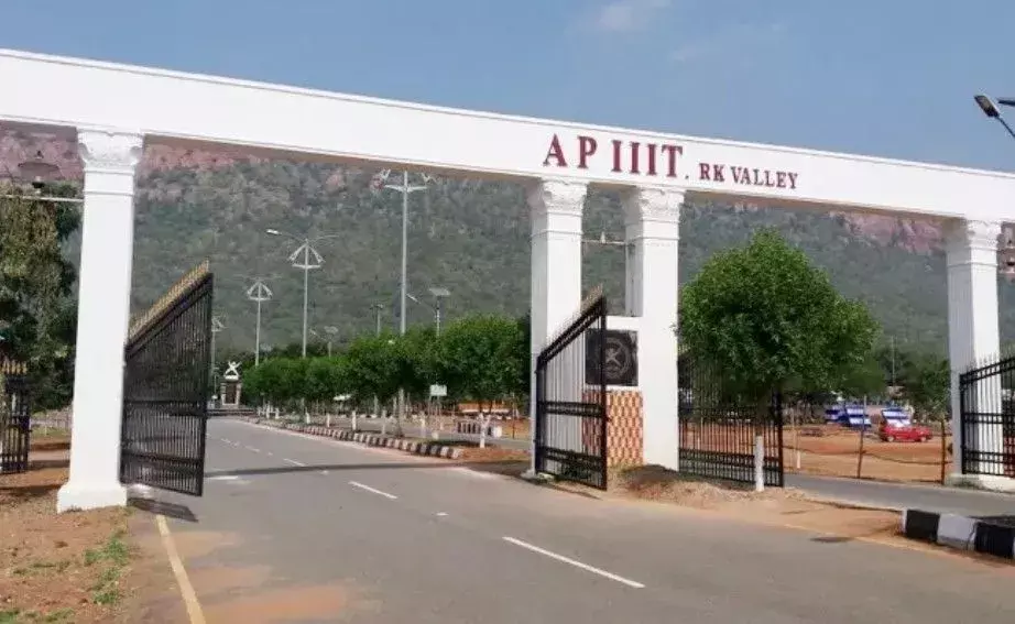 ట్రిపుల్ ఐటీల్లో సీట్లు ఎందుకు మిగిలాయి?