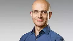 ఆపిల్ కొత్త COOగా సబిహ్ ఖాన్..