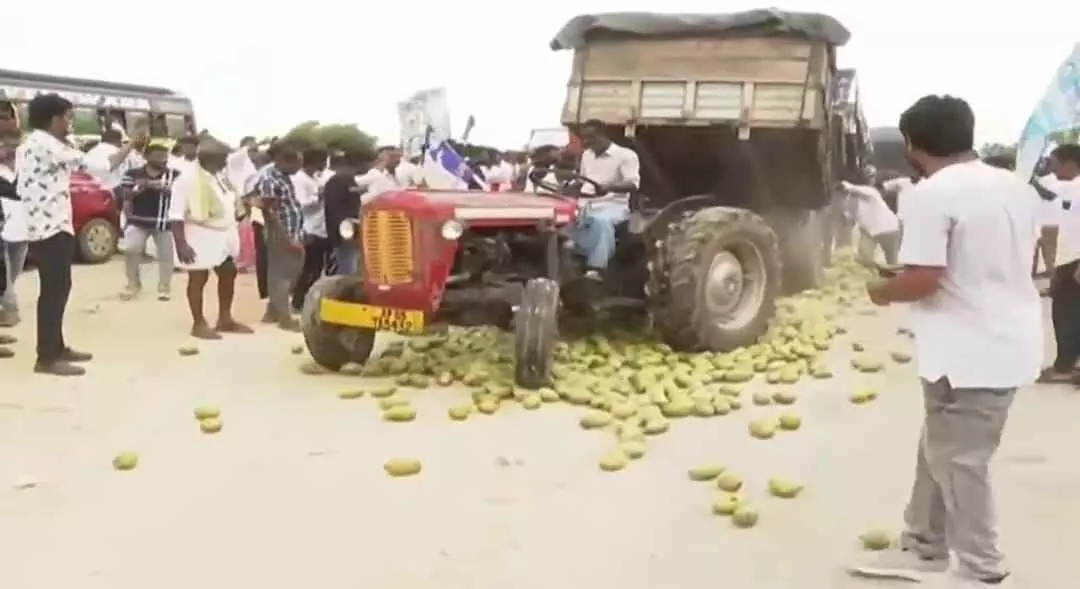 జగన్ పర్యటనలో.. ప్రభుత్వంపై పెల్లుబుకిన ఆగ్రహం జగన్ పర్యటనలో.. ప్రభుత్వంపై పెల్లుబుకిన ఆగ్రహం