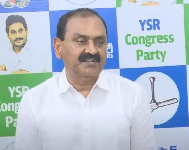 జగన్ ను చూసి కూటమి ప్రభుత్వం భయపడుతోంది జగన్ ను చూసి కూటమి ప్రభుత్వం భయపడుతోంది
