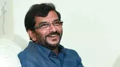 గోదావరి వరదను బిందెలతో ఆపండి..