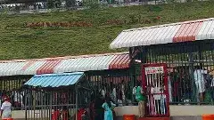 తిరుమల : బారులుదీరిన యాత్రికులు