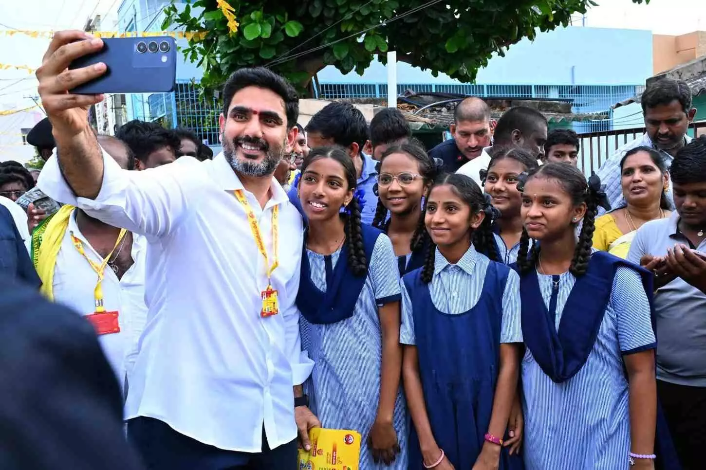 పేరుకు పోయిన ఫీజు బకాయిలు తీరేదెప్పుడు?