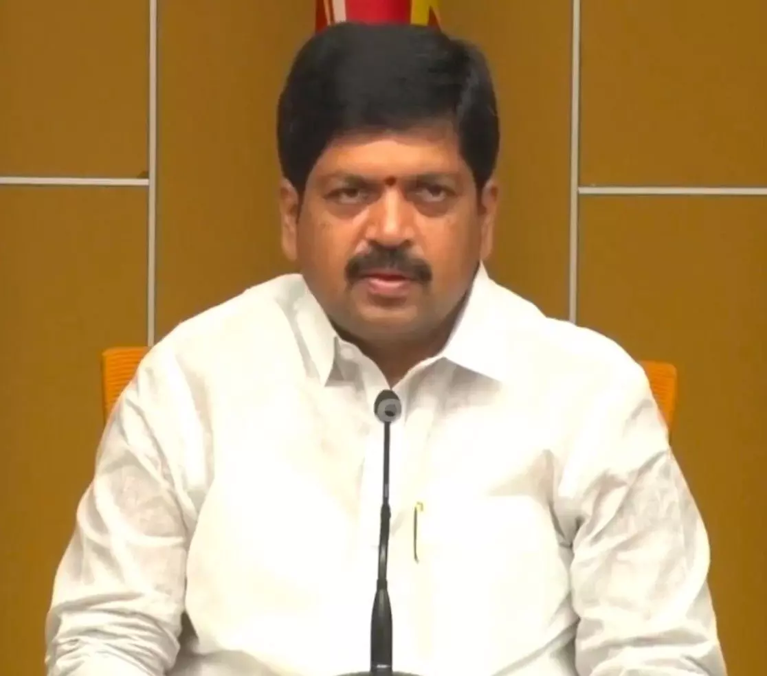బీసీ మహిళను అడ్డం పెట్టుకుని రాజకీయామా? బీసీ మహిళను అడ్డం పెట్టుకుని రాజకీయామా?