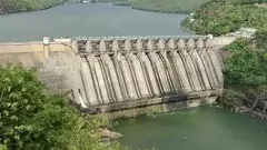 శ్రీశైలానికి తగ్గిన వరద, గేట్లు మూత