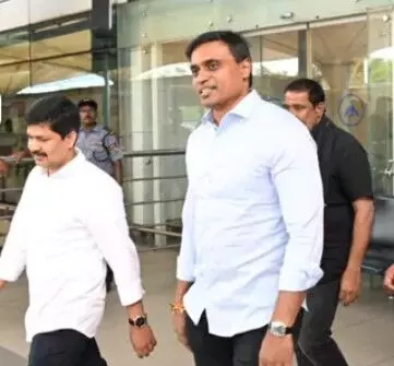 సిట్ ఎదుట హాజరైన ఎంపీ మిథున్ రెడ్డి
