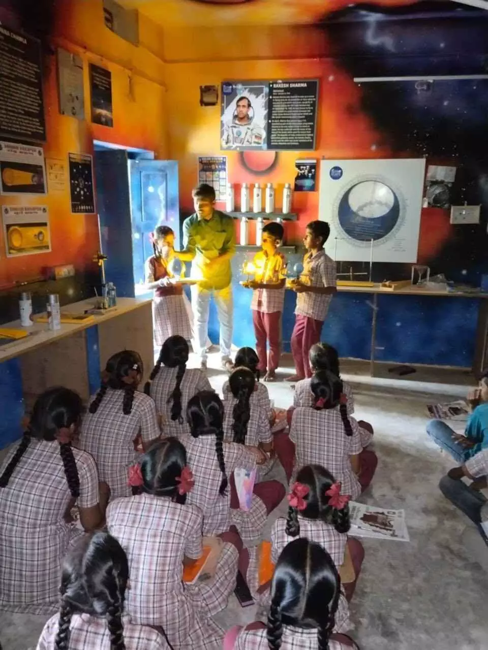 దేశంలోనే నిర్మల్ ఫస్ట్, ప్రభుత్వ పాఠశాలల్లో ఖగోళ శాస్త్ర ప్రయోగశాలలు