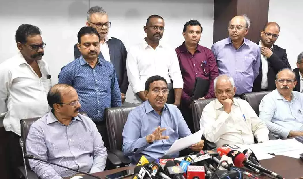 మూడేళ్లల్లో మెట్రో పూర్తి చేస్తాం