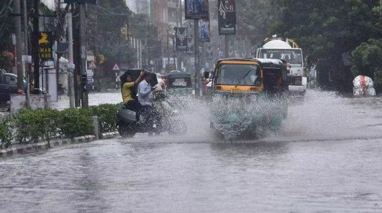 వాయుగుండం తీరం దాటింది