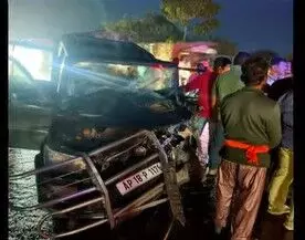 రోడ్డు ప్రమాదంలో ఇద్దరు డీఎస్పీలు మృతి
