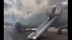 టేకాఫ్ సమయంలో బోయింగ్ విమానంలో పొగలు