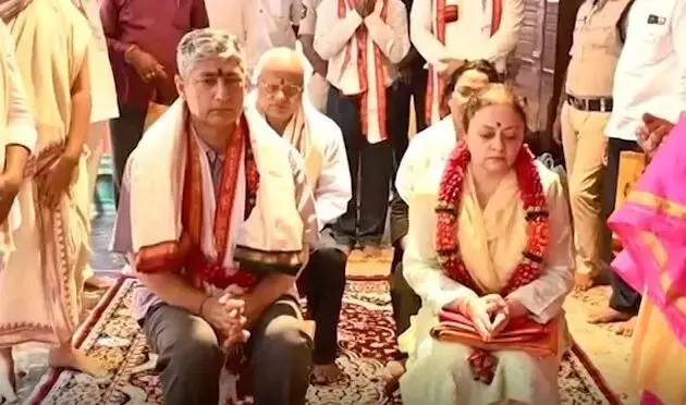 దుర్గమ్మ సన్నిధిలో హైకోర్టు ప్రధాన న్యాయమూర్తి దంపతులు దుర్గమ్మ సన్నిధిలో హైకోర్టు ప్రధాన న్యాయమూర్తి దంపతులు