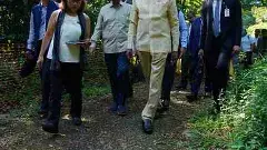 సింగపూర్‌లో చంద్రబాబు రెండు గంటల కాలినడక