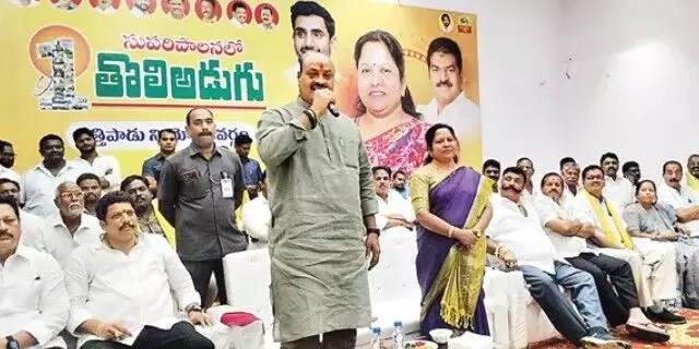 ఉచిత బస్సుపై మంత్రి అచ్చెన్న మాట నెగ్గేనా...? ఉచిత బస్సుపై మంత్రి అచ్చెన్న మాట నెగ్గేనా...?