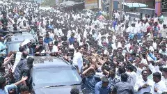 ఆంక్షలు లెక్క చేయని జగన్ అభిమానులు....