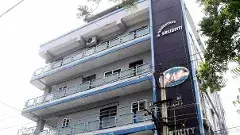 నమ్రత నమిలిన రూ.కోట్లెన్ని?