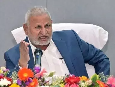 అసెంబ్లీలో పేకాట ఆడితే ఆటల మంత్రి అవుతారా? అసెంబ్లీలో పేకాట ఆడితే ఆటల మంత్రి అవుతారా?