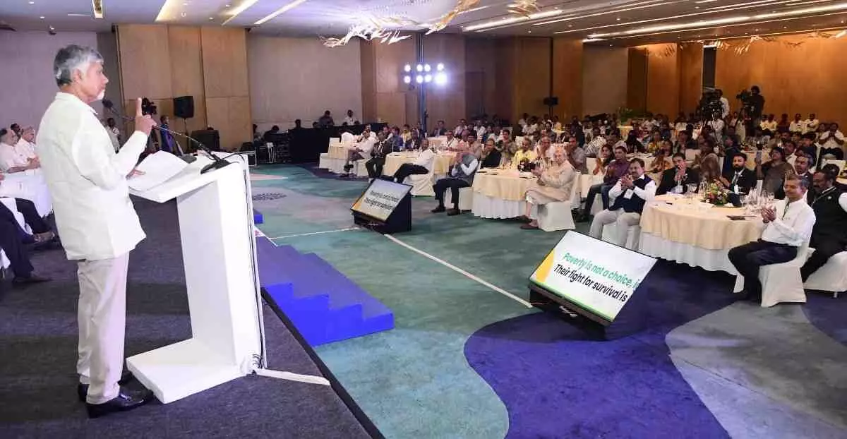 పీ4లో మార్గదర్శిగా పారిశుధ్య కార్మికురాలు