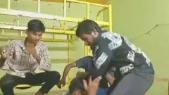 బీసీ హాస్టల్లో దారుణం..జూనియర్‌ను చితకబాదిన సీనియర్లు