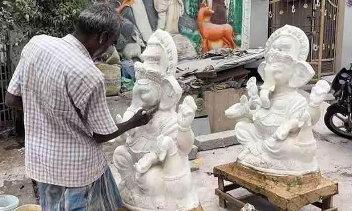 తిరుపతి  ‘బొమ్మల కాలనీ’లో వెలుతురు నీయని ‘మెరుపులు’