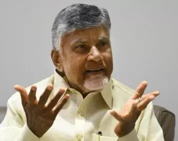 కృష్ణమ్మ పరవళ్లు చూసి నా మనసు పులకరిస్తోంది కృష్ణమ్మ పరవళ్లు చూసి నా మనసు పులకరిస్తోంది