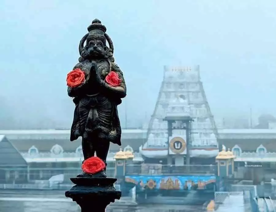 తిరుమలలో భోగశ్రీనివాసుడి కంఠాన అలరించనున్న లక్ష్మీపతకం..