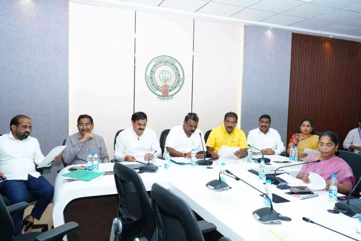జిల్లాల పేర్లు, సరిహద్దుల మార్పులపై 15న నివేదిక జిల్లాల పేర్లు, సరిహద్దుల మార్పులపై 15న నివేదిక