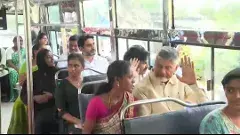 బస్సెక్కిన చంద్రబాబు, పవన్ ,లోకేష్