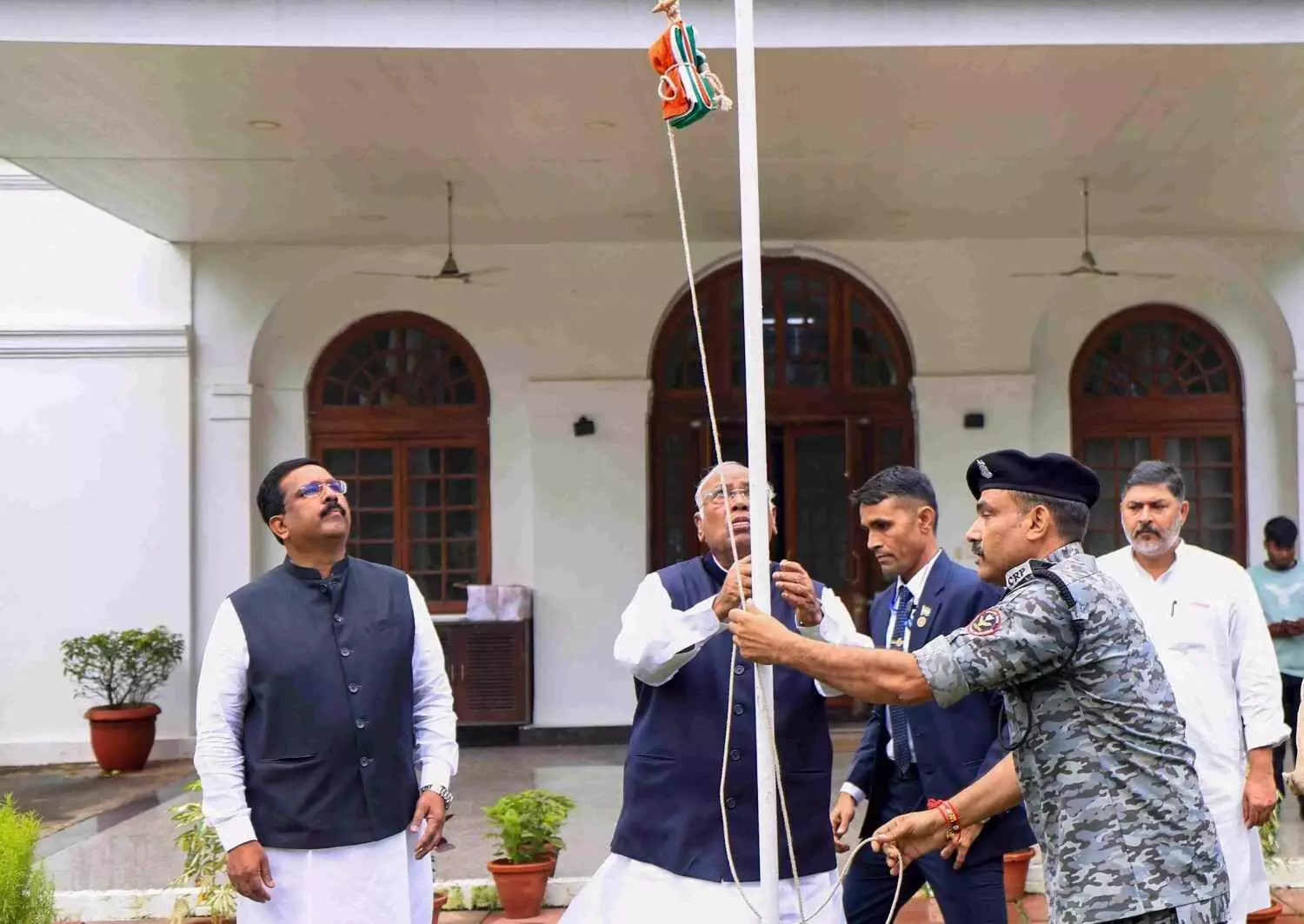 S.I.R నిర్వహణకు కారణం చెప్పిన AICC చీఫ్ ఖర్గే