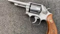 విశాఖలో పేలిన నాటు తుపాకీ