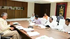 భారీ వర్షాలు కొనసాగితే విద్యాసంస్థలకు సెలవులు ఇవ్వాలి