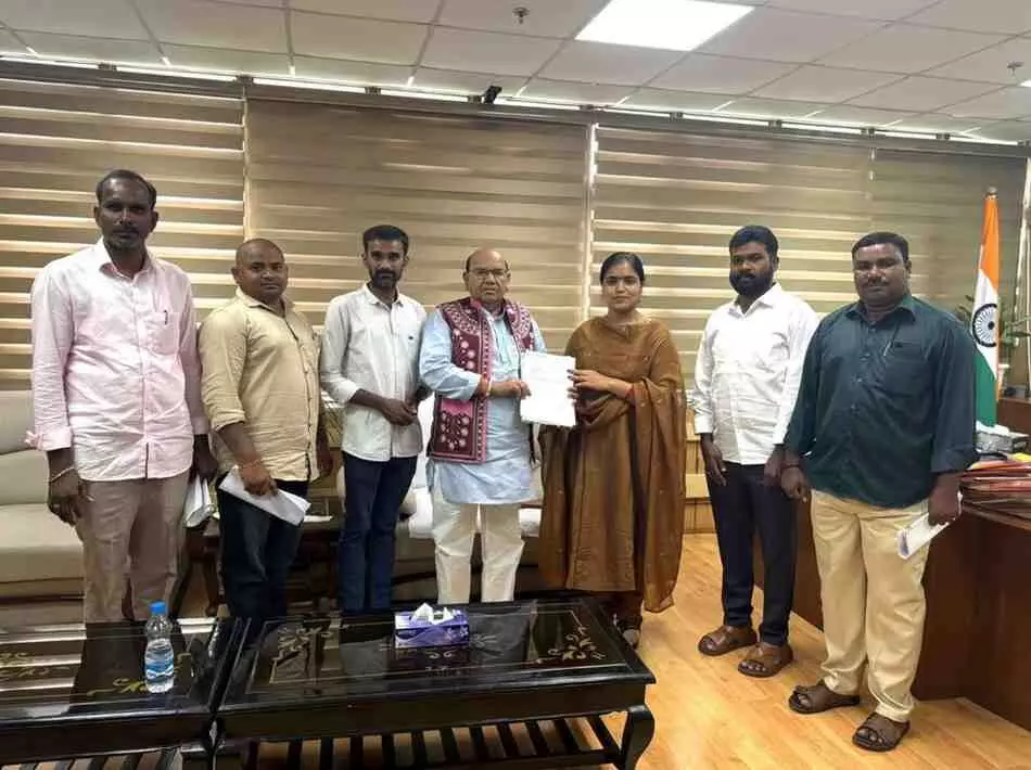 జాతీయ ఎస్సీ,ఎస్టీ కమిషన్‌లకు వైసీపీ ఫిర్యాదు