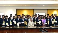 ఎస్సీ,ఎస్టీ విద్యార్థుల భుజం తట్టి ఆల్‌ ది బెస్ట్‌ చెప్పిన చంద్రబాబు