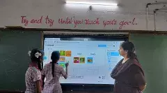 సూర్యాపేట్ సైన్స్ టీచరుకు ఉత్తమ జాతీయ అవార్డు...సైన్సు బోధనలో భళా