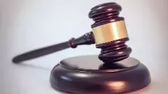 మాజీ ఆర్ అండ్ ఏడబ్ల్యూ అధికారి పై వారెంట్ జారీ