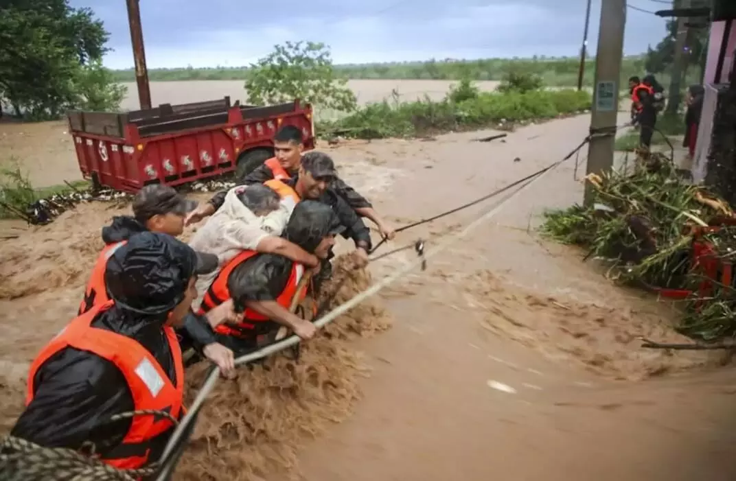 జమ్మూ కాశ్మీర్ లో కుంభవృష్టి జమ్మూ కాశ్మీర్ లో కుంభవృష్టి