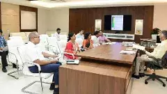 రైతుల నుంచి ఉల్లిని తక్షణమే కొనుగోలు చేయండి