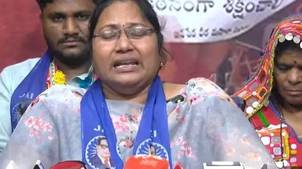 లోకేష్ రెడ్ బుక్లో సుగాలి ప్రీతి హంతకుల పేర్లు ఉన్నాయా లోకేష్ రెడ్ బుక్లో సుగాలి ప్రీతి హంతకుల పేర్లు ఉన్నాయా