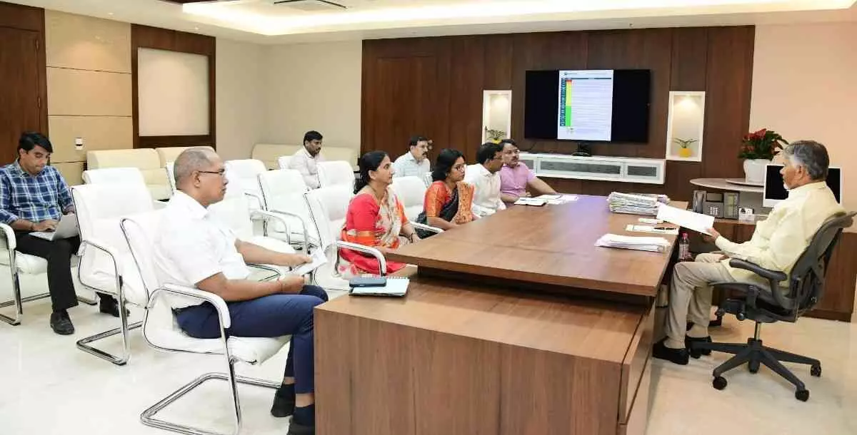 రైతుల నుంచి ఉల్లిని తక్షణమే కొనుగోలు చేయండి