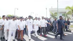 పవన్ కల్యాణ్ మాటల్లో మిన్న... చేతల్లో సున్నా...